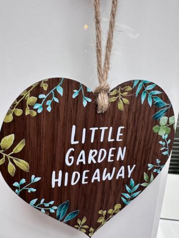 霍利黑德The Little Garden Hideaway With Stunning Sea Views And Garden住宿加早餐旅馆 外观 照片