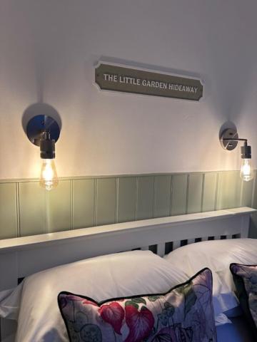 霍利黑德The Little Garden Hideaway With Stunning Sea Views And Garden住宿加早餐旅馆 外观 照片