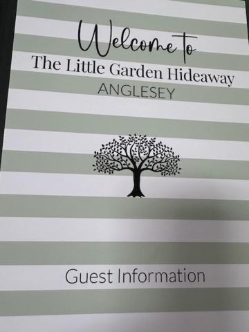 霍利黑德The Little Garden Hideaway With Stunning Sea Views And Garden住宿加早餐旅馆 外观 照片